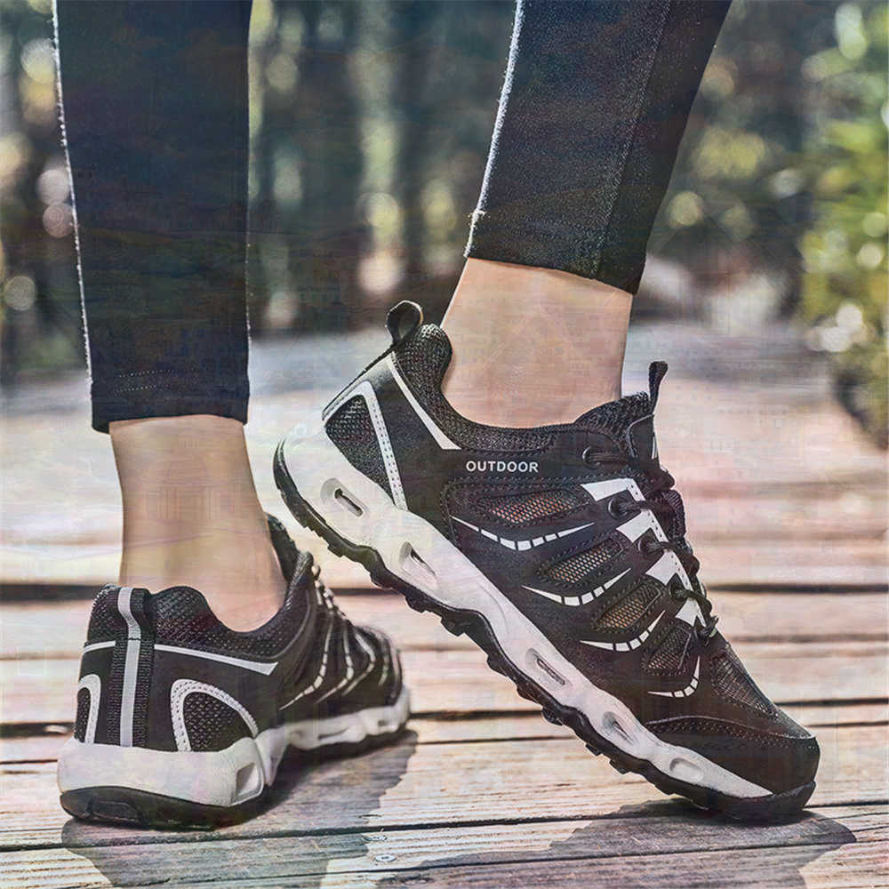 Sumer Round Tip Silver Sneaker - đánh giá và giá Women Fashion Over 40